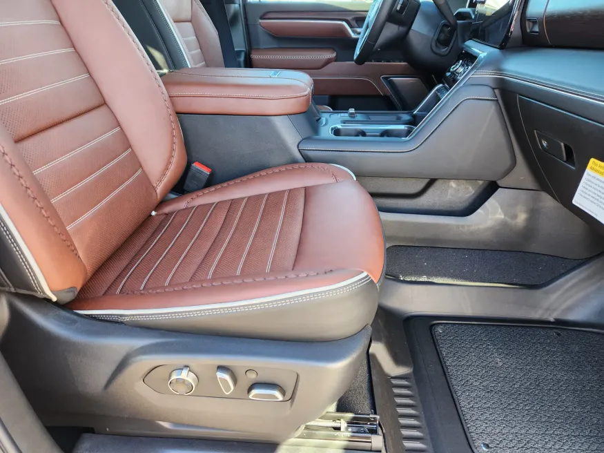 2026 GMC Sierra 3500HD Denali Ultimate | Photo 17 of 28