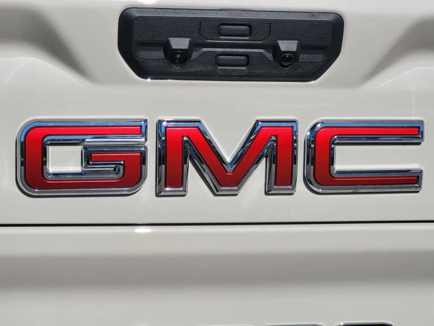 2026 GMC Sierra 2500HD AT4 | Photo 10 of 24