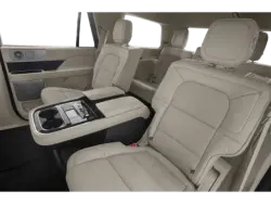 2019 Lincoln Navigator | Thumbnail Photo 10 of 14