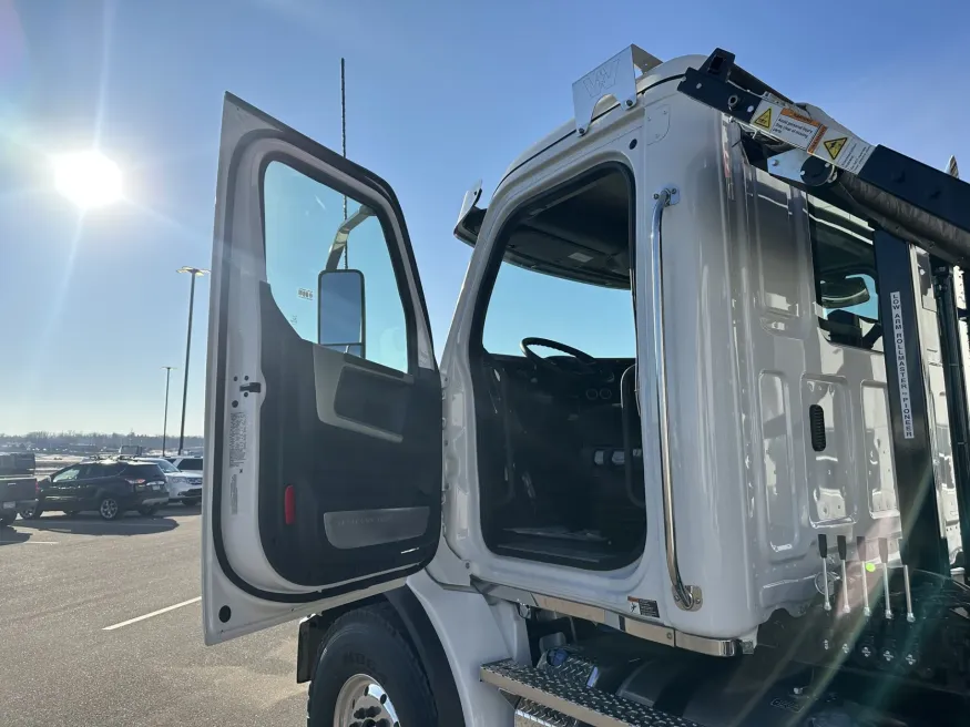 2026 Western Star 47X | Photo 9 of 12