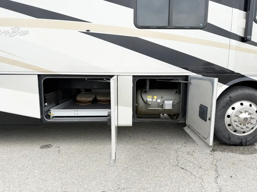 2010 Tiffin Allegro Bus 40QXP | Photo 7 of 12