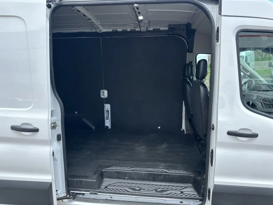 2023 Ford Transit-250 Base | Photo 13 of 16