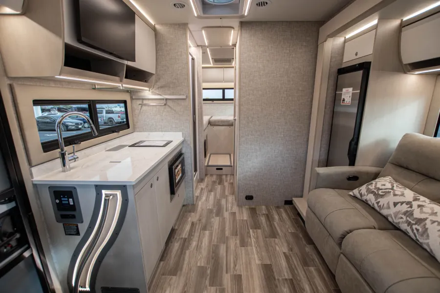 2026 Tiffin Wayfarer 25XLW | Photo 2 of 19