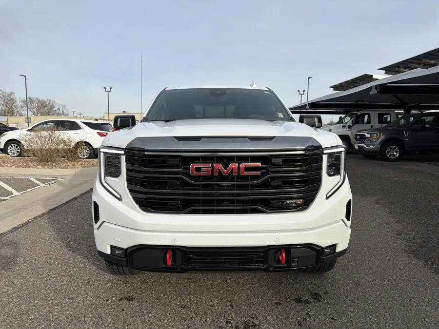2023 GMC Sierra 1500 AT4 | Photo 7 of 22