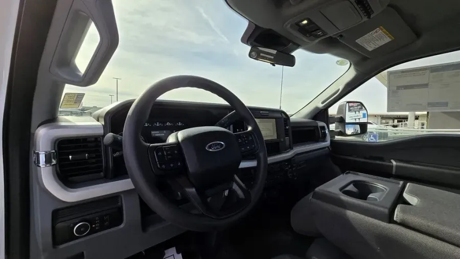 2026 Ford Super Duty F-600 | Photo 21 of 25