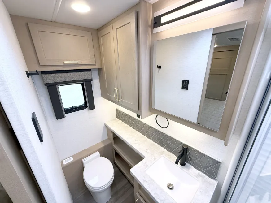 2026 Renegade Valencia 39RB | Photo 17 of 29