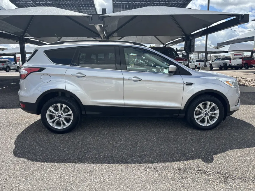 2018 Ford Escape SEL | Photo 5 of 18