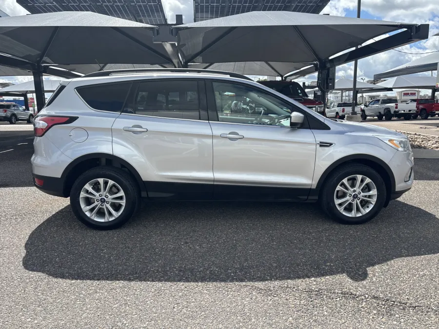 2018 Ford Escape SEL | Photo 5 of 18