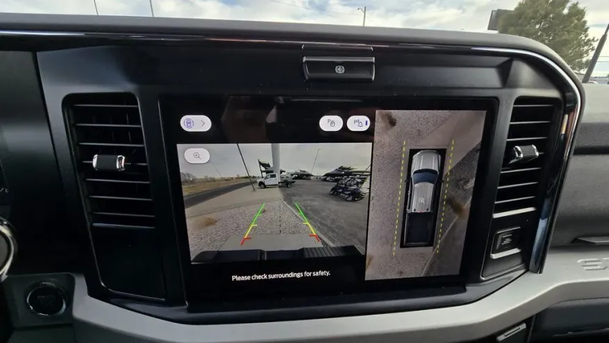 2026 Ford Super Duty F-250 | Photo 31 of 40