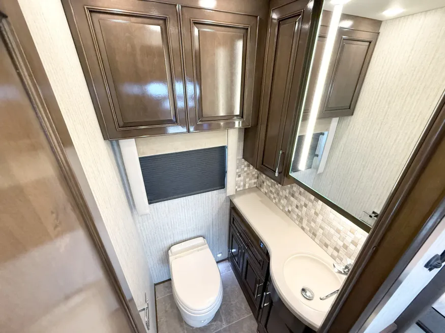 2024 Newmar Supreme Aire 4509 | Photo 13 of 31