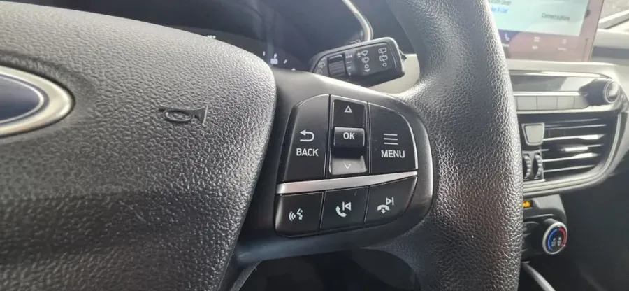 2022 Ford Escape | Photo 16 of 28