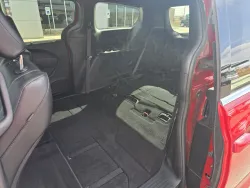 2025 Chrysler Pacifica Select | Thumbnail Photo 10 of 30