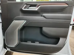 2026 GMC Sierra 3500HD Denali | Thumbnail Photo 16 of 31