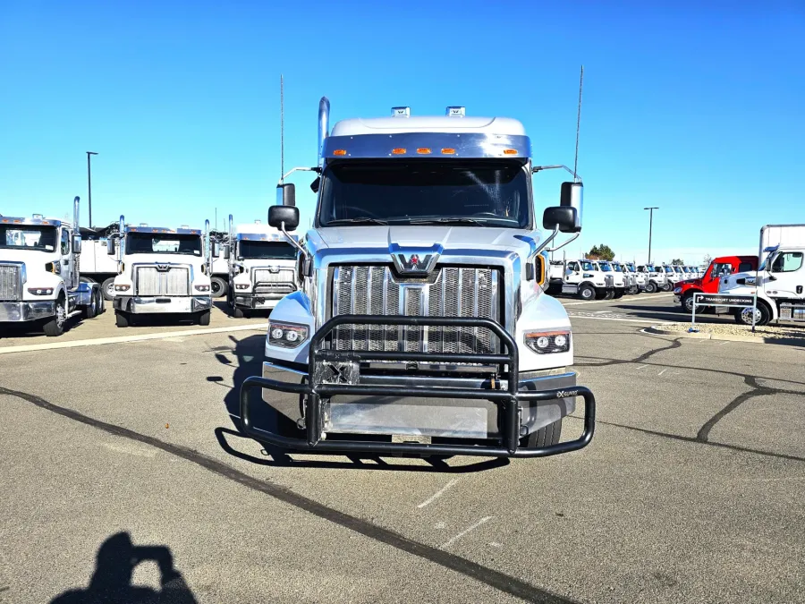 2025 Western Star 47X | Photo 2 of 19