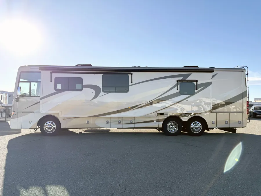 2019 Newmar Ventana 4037 | Photo 22 of 31