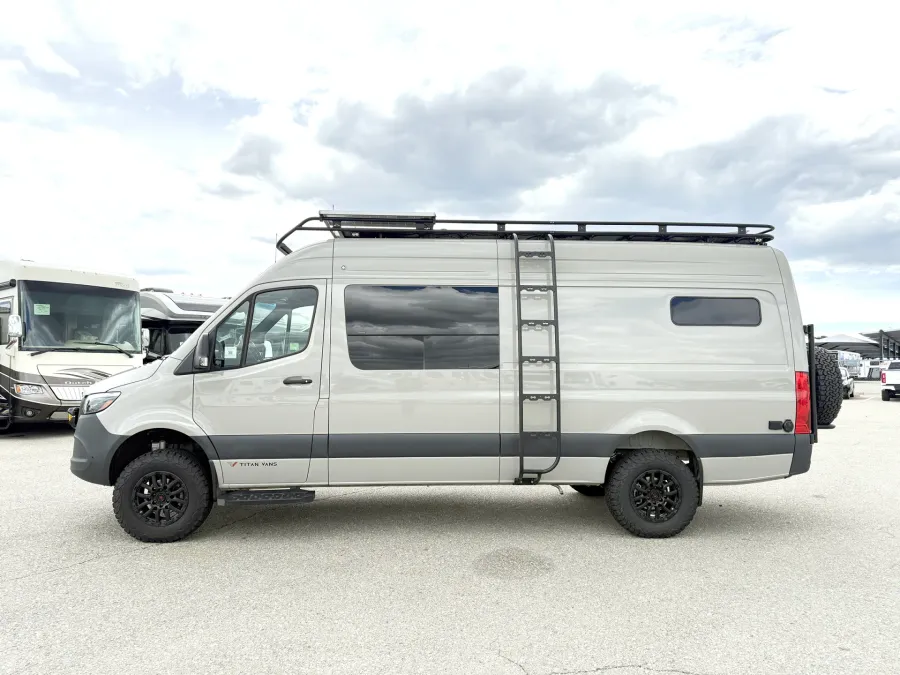 2024 Mercedes Benz 170 Ultra | Photo 21 of 22