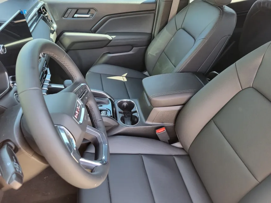 2026 GMC Canyon 4WD Elevation | Photo 11 of 26