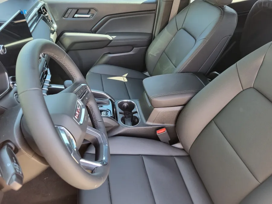 2026 GMC Canyon 4WD Elevation | Photo 11 of 26