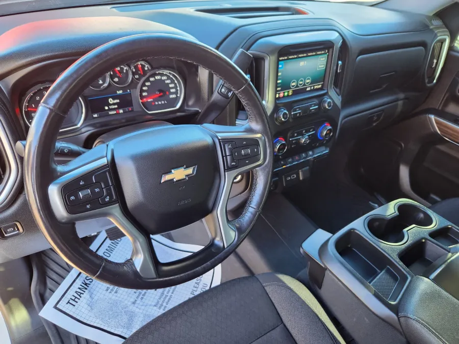 2021 Chevrolet Silverado 1500 LT | Photo 7 of 31
