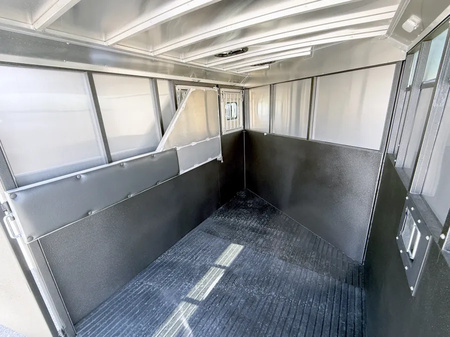 2026 Logan Coach Crossfire 2HBP | Photo 11 of 14