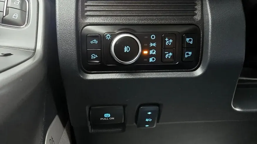 2025 Ford F-250 | Photo 12 of 31
