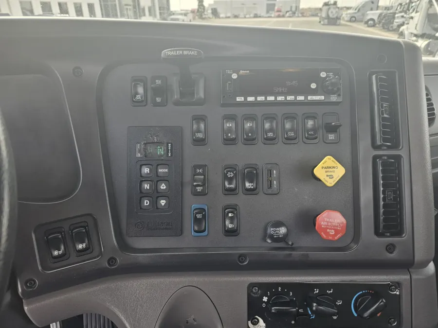 2023 Freightliner M2 112 | Photo 17 of 19