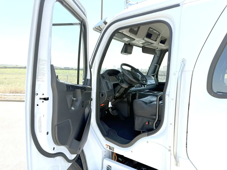 2025 Freightliner M2 106 Plus Summit Hauler | Photo 4 of 24