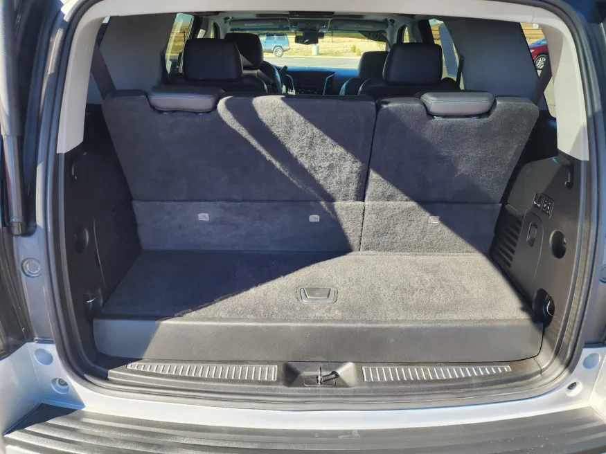 2019 Cadillac Escalade Luxury | Photo 17 of 33