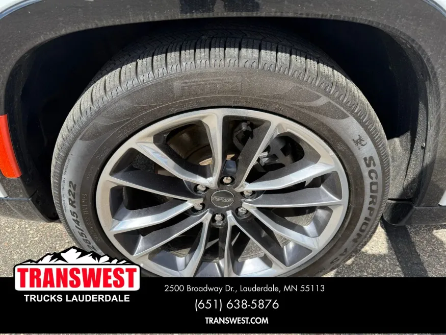 2023 Jeep Wagoneer L Series III | Photo 20 of 23