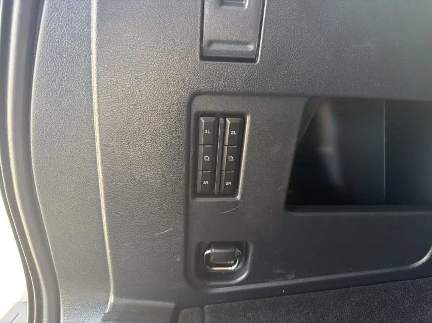 2024 Ford Expedition Limited | Photo 11 of 26