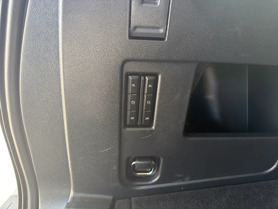 2024 Ford Expedition Limited | Photo 11 of 26