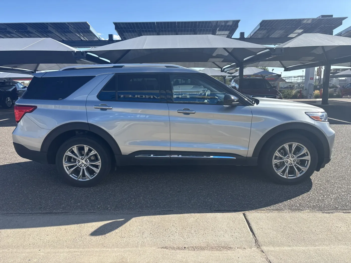 2024 Ford Explorer Limited | Photo 5 of 22