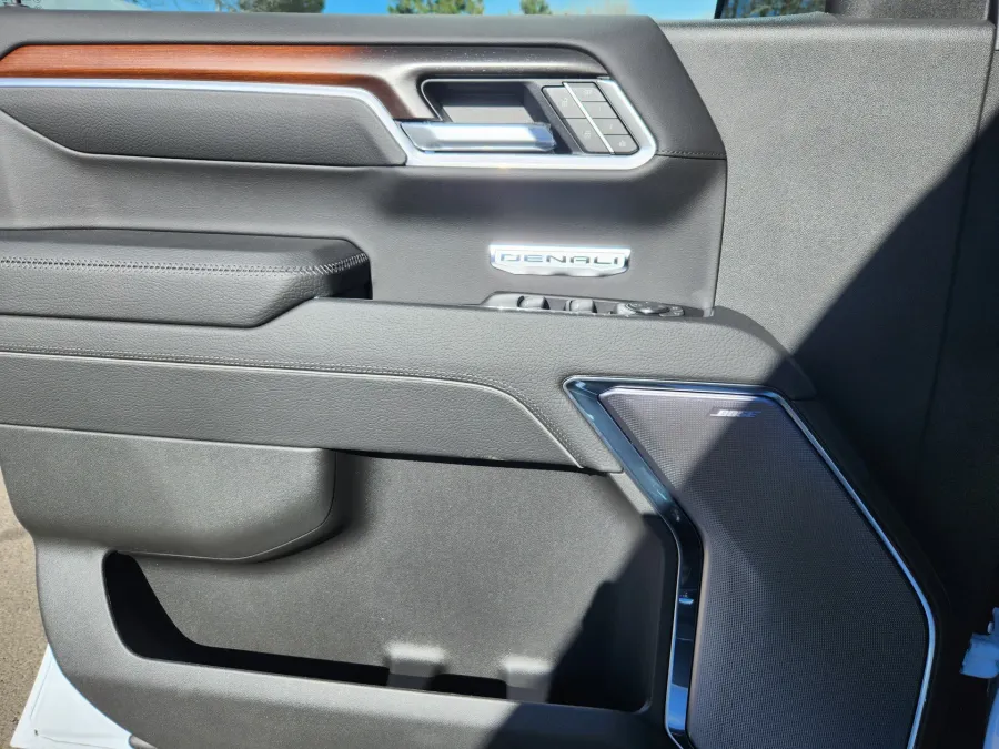 2026 GMC Sierra 1500 Denali | Photo 5 of 31