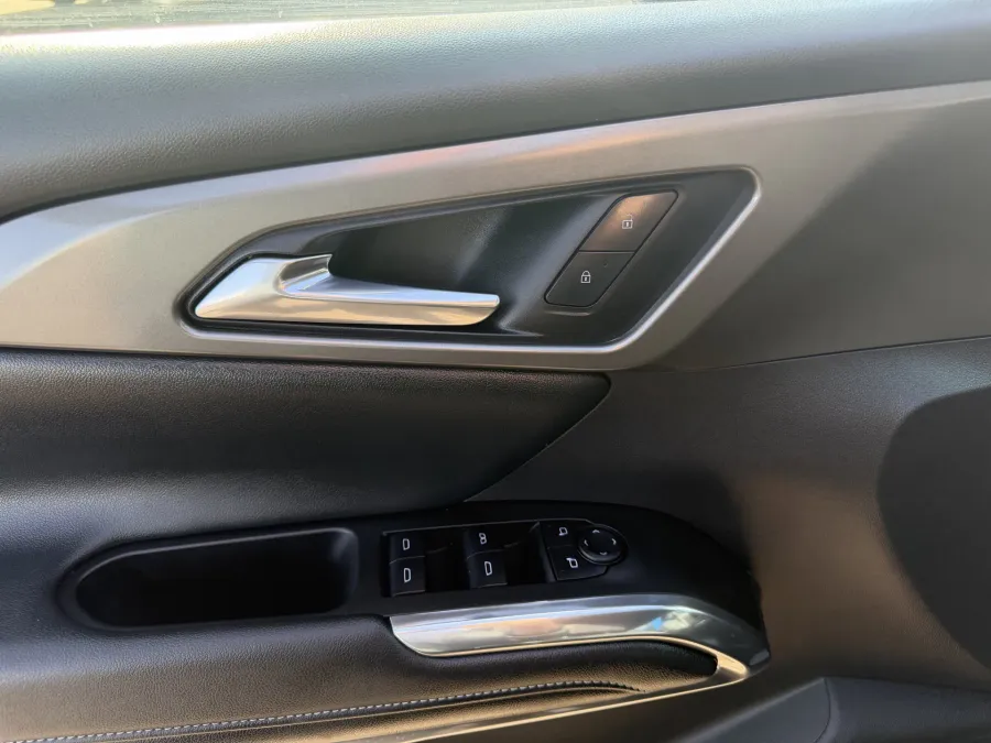 2025 Chevrolet Traverse AWD LT | Photo 15 of 22