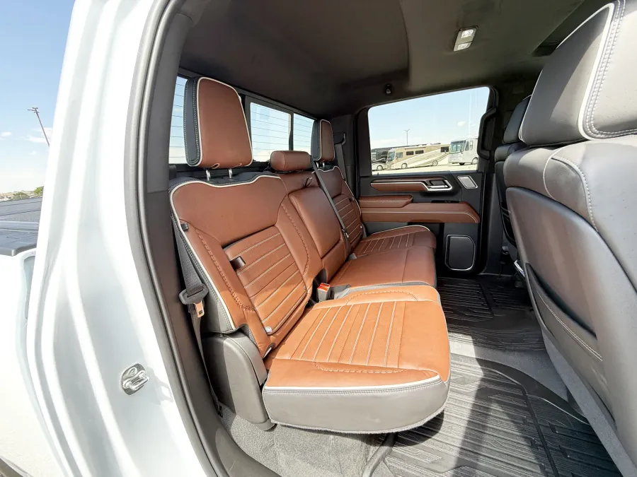 2026 GMC 2500 Denali Ultimate | Photo 19 of 23