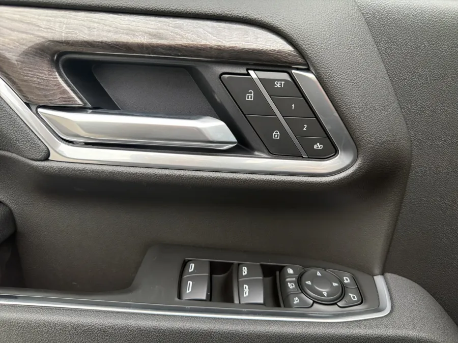 2026 Chevrolet Silverado 3500HD LTZ | Photo 12 of 22