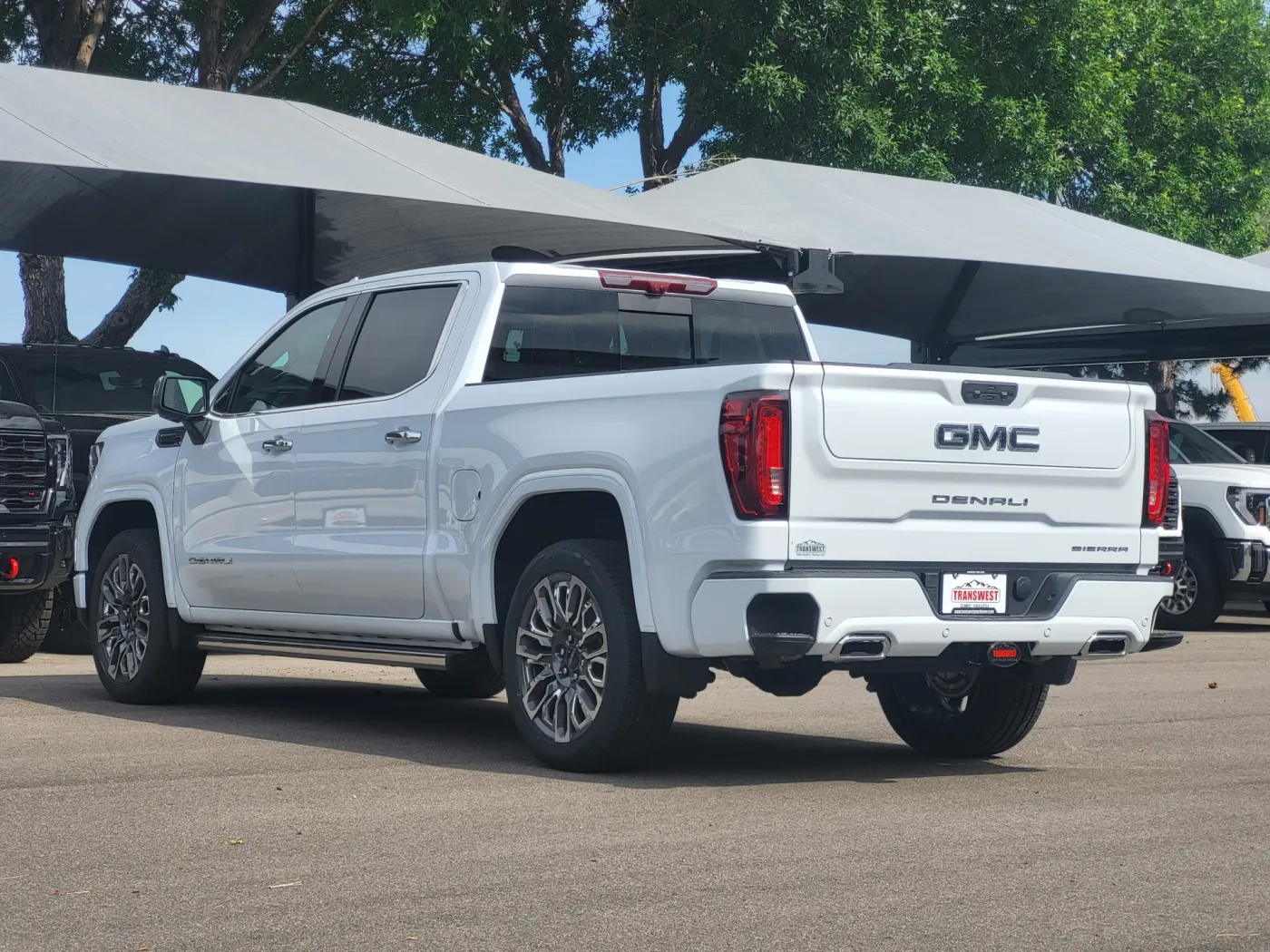 2026 GMC Sierra 1500 Denali Ultimate | Photo 4 of 26