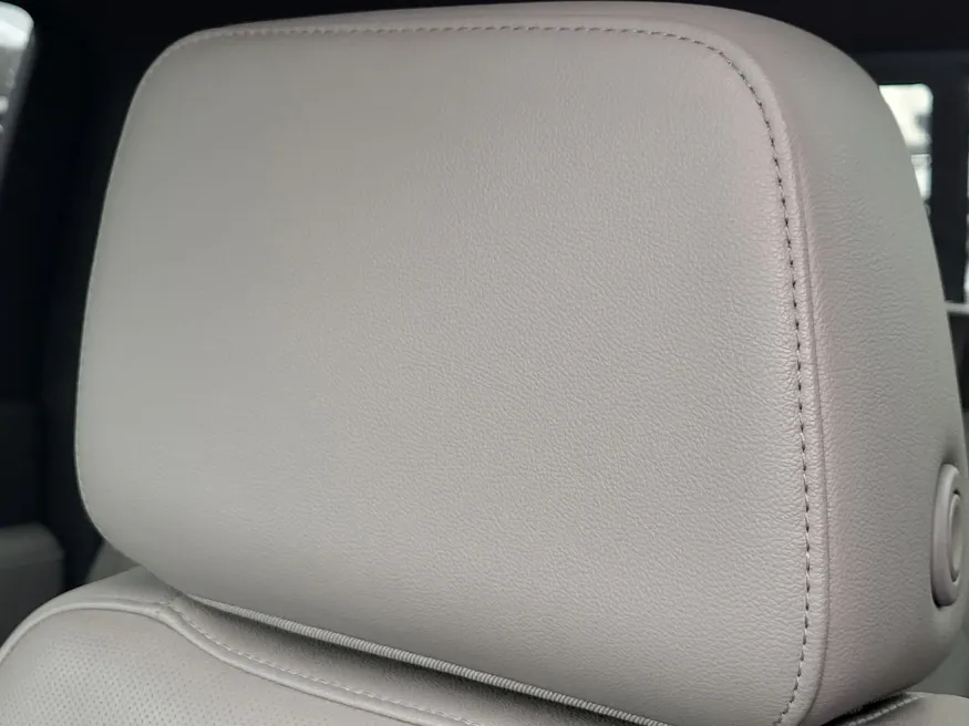 2022 Chevrolet Silverado 2500HD LTZ | Photo 18 of 36