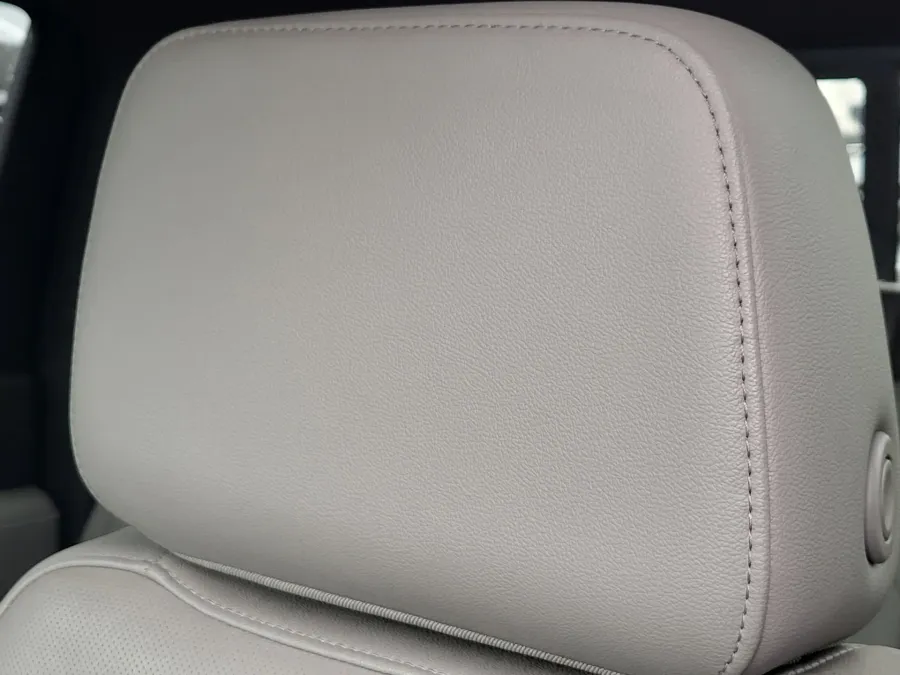 2022 Chevrolet Silverado 2500HD LTZ | Photo 18 of 36