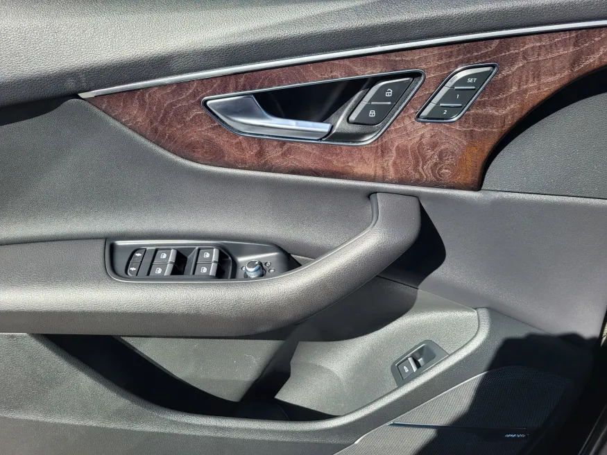 2020 Audi Q7 Premium Plus | Photo 19 of 26