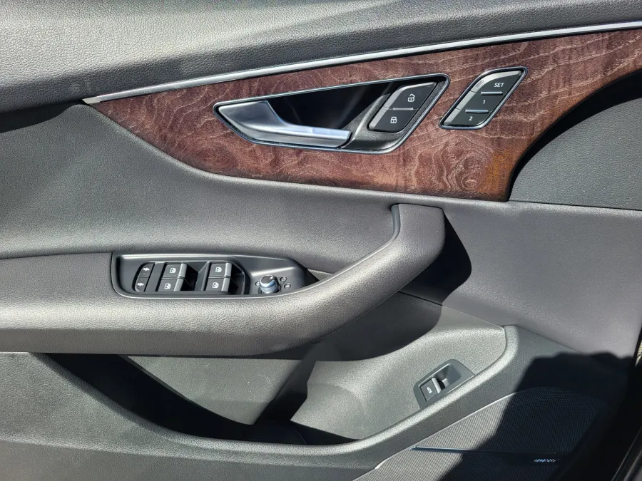 2020 Audi Q7 Premium Plus | Photo 19 of 26