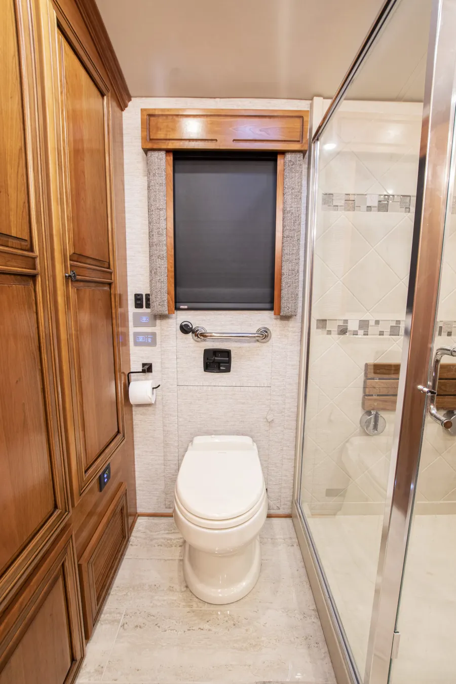 2020 Newmar Dutch Star 4369 | Photo 34 of 55