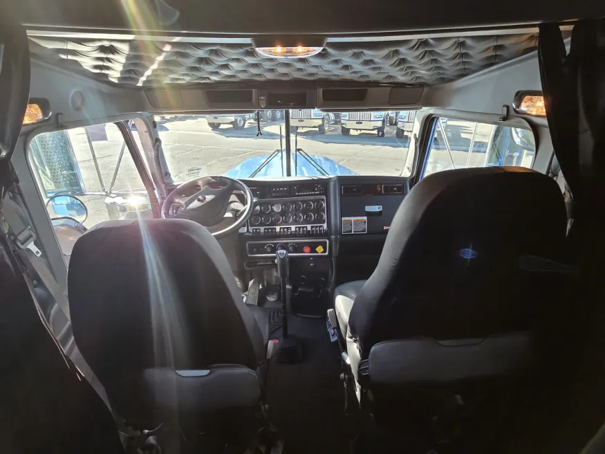 2026 Kenworth W900 | Photo 17 of 17