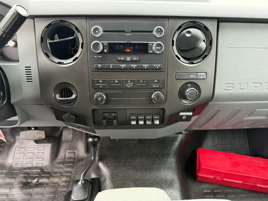 2016 Ford Super Duty F-550 XL | Photo 7 of 20