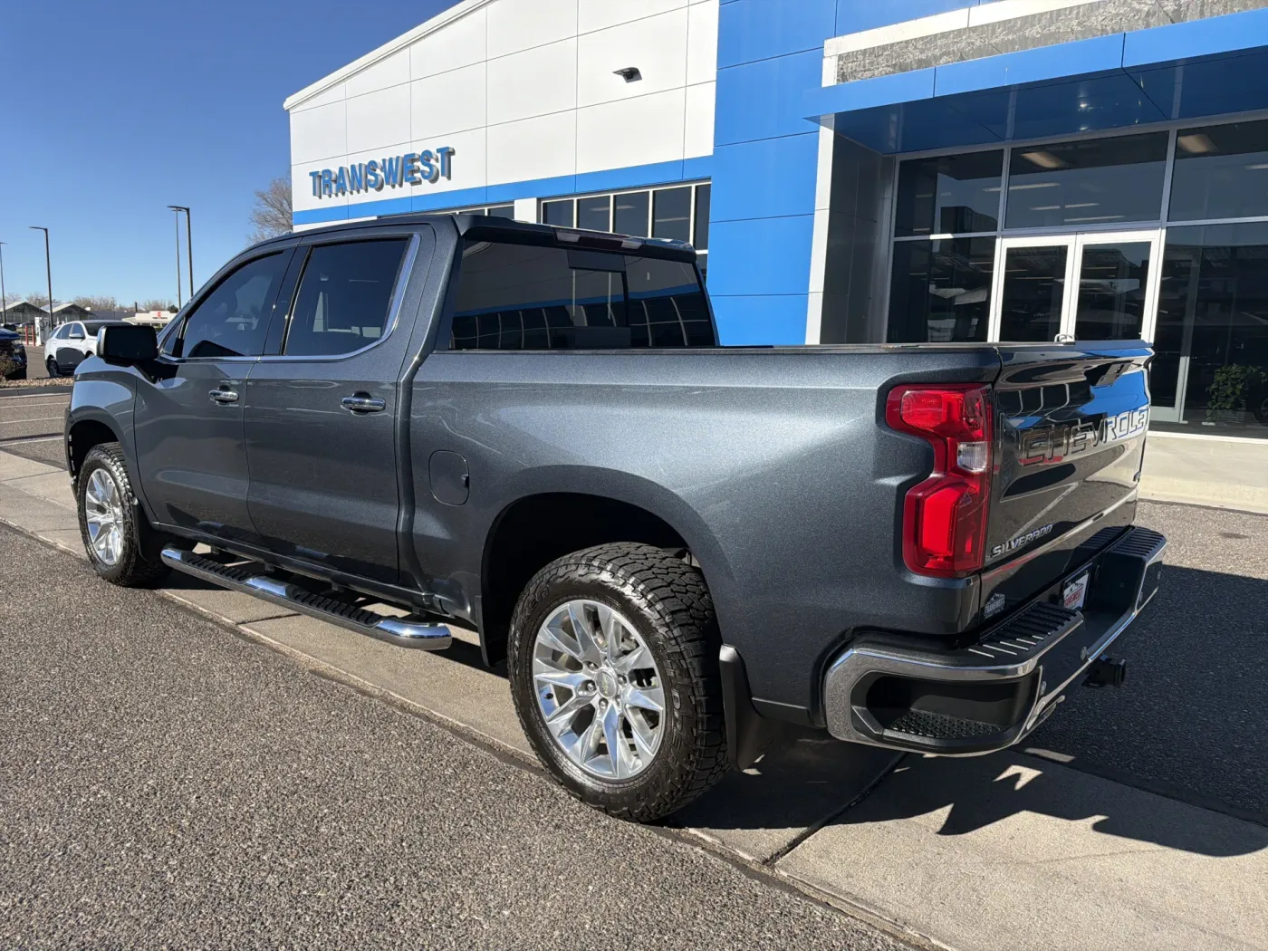 2021 Chevrolet Silverado 1500 LTZ | Photo 2 of 19