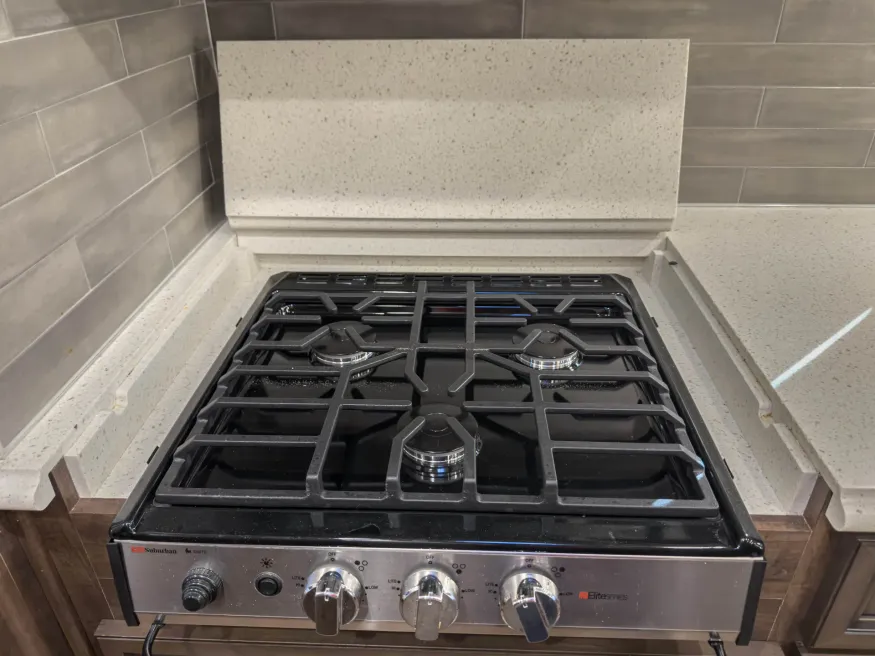 2023 Newmar Bay Star 3408 | Photo 17 of 38