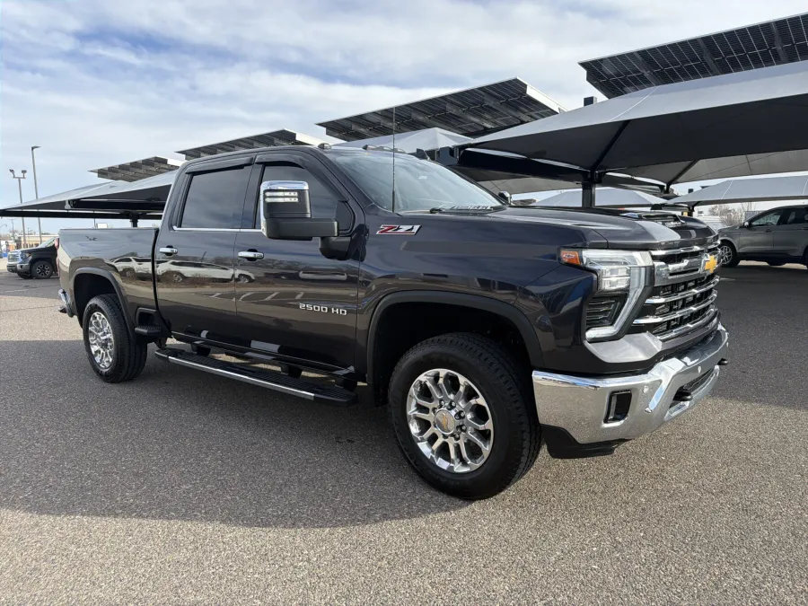 2024 Chevrolet Silverado 2500HD LTZ | Photo 6 of 20