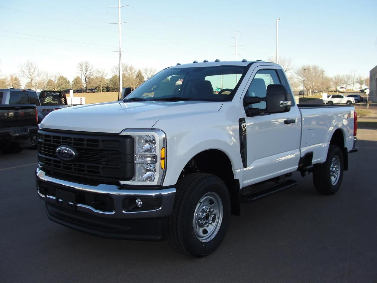 2024 Ford F350 | Photo 1 of 11