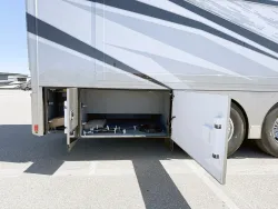 2026 Renegade XL 45QS | Thumbnail Photo 25 of 28