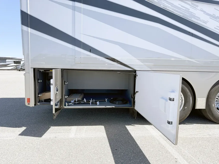 2026 Renegade XL 45QS | Photo 25 of 28